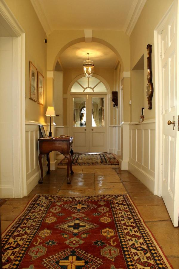 Aylworth Manor Bed & Breakfast Naunton Exterior photo