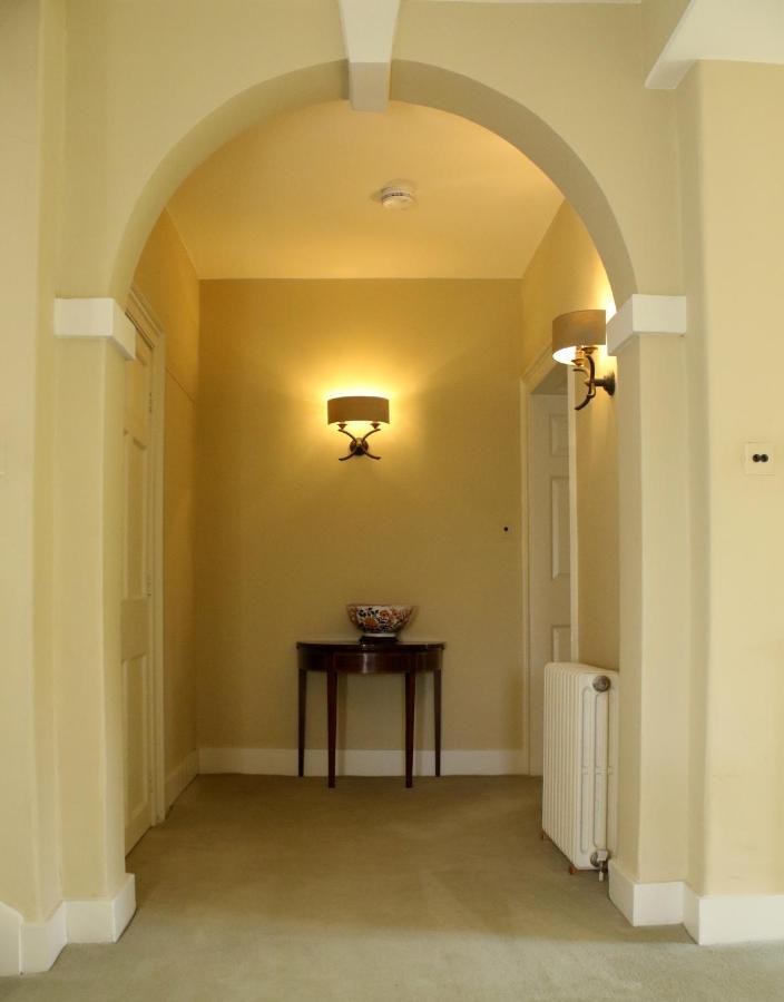 Aylworth Manor Bed & Breakfast Naunton Exterior photo