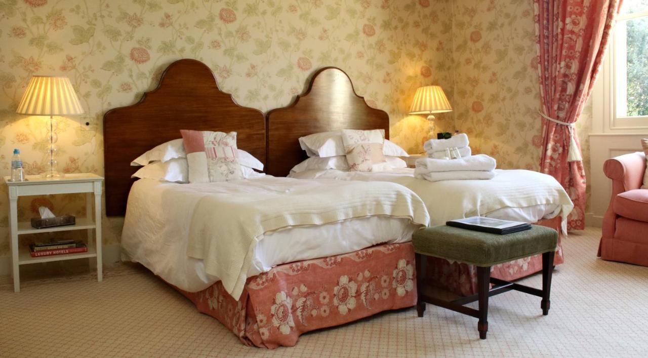Aylworth Manor Bed & Breakfast Naunton Exterior photo